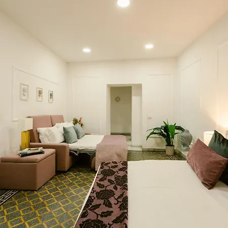 Random By Dimorra Bed & Breakfast Neapol