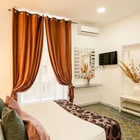 Bed & Breakfast Random By Dimorra Neapol