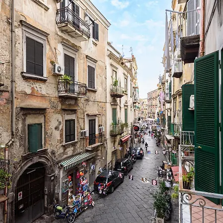 ベッド・アンド・ブレックファスト Random